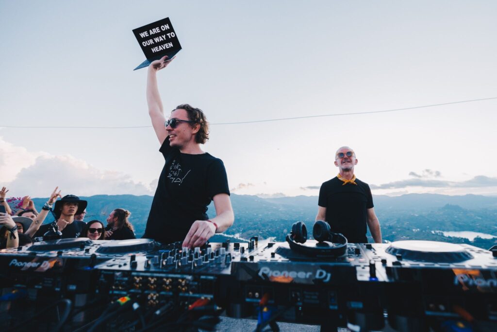 Above & Beyond Release Cercle Set From Stunning Piedra del Peñol In Colombia