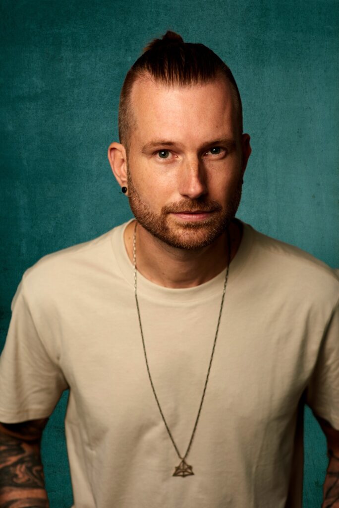 Rob Hes And Joey White Drop the Vocal-Driven Progressive Track “Save Me” on Sekora