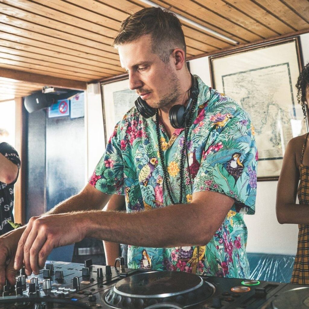 Premiere: Maes – Jah, Jah Livin (Chad Dubz Remix) [FKOFd050]