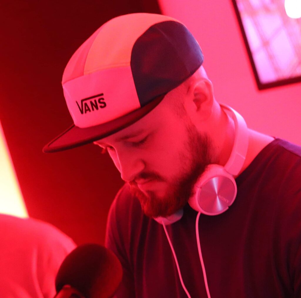 Premiere: AKI – Militant (SA12)