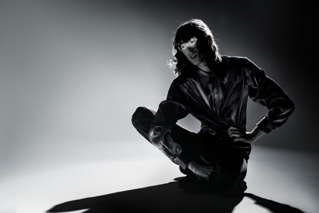 A. G. Cook Unveils ‘Apple vs 7G’ Remix Album With Charli XCX, Baauer, Boys Noize, Doss & More