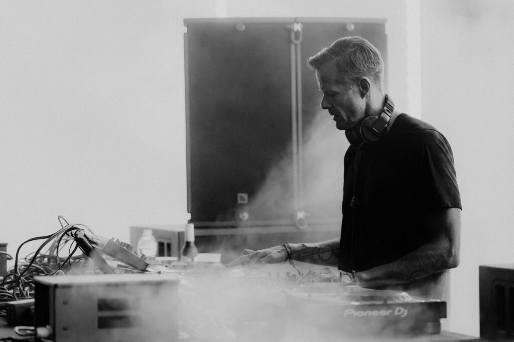 3 Powerful Reverb Tutorials To Level Up Your Techno Productions