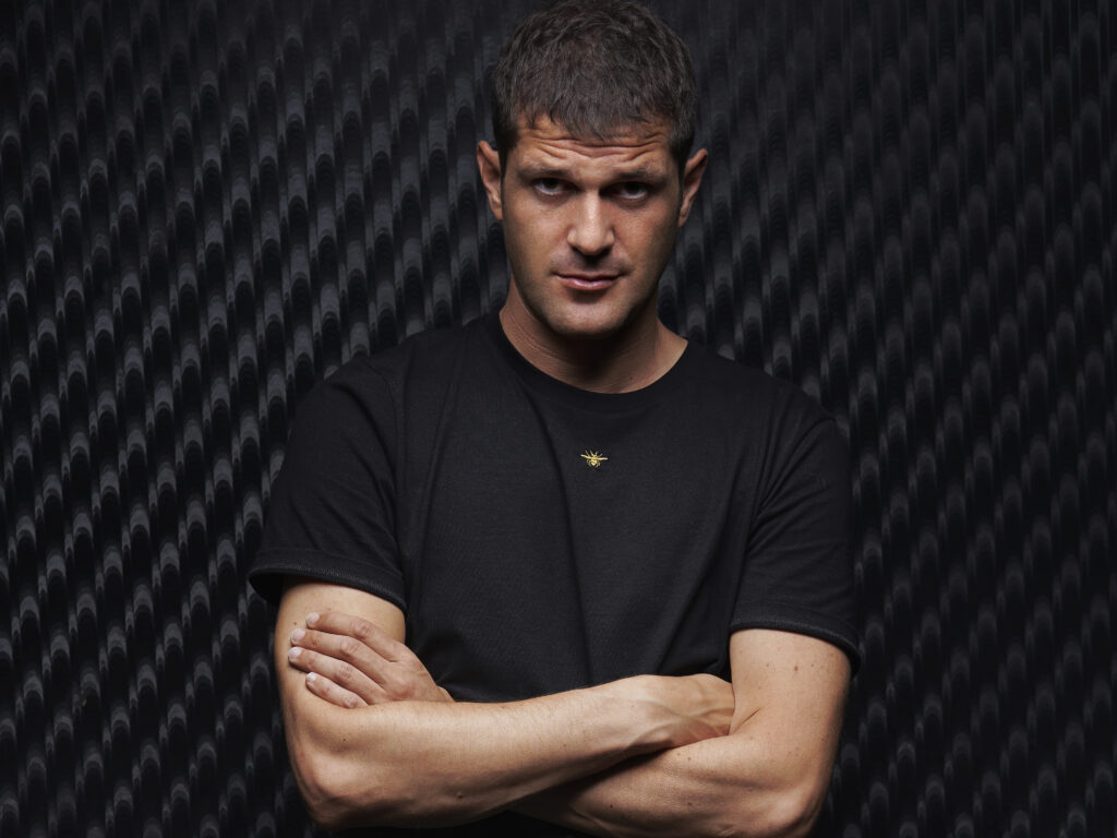 Premiere: Andrea Oliva – Freaks (Solardo Acid Remix)