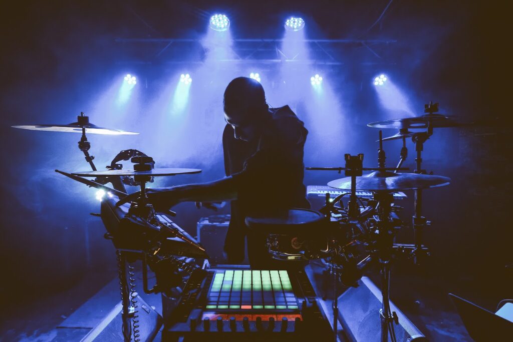 COFRESI Brings A Fusion Of Bass & Hip-Hop With “Scars” ft. Luna Grey