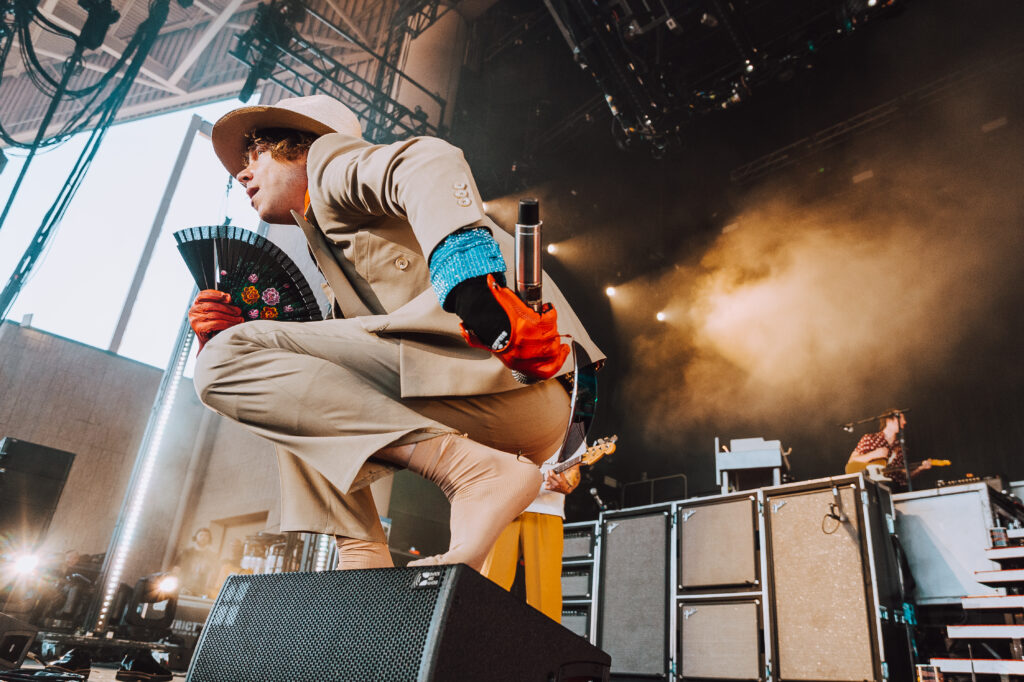 Photo Gallery: Cage The Elephant, Beck & Spoon Aren’t Slowing Down With Their Night Running Tour