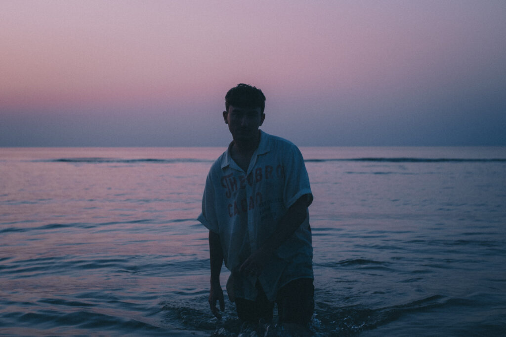 Alex Keeper Teams Up With French Indie Label Get That Sound For A Fantastic Release; “Waves”