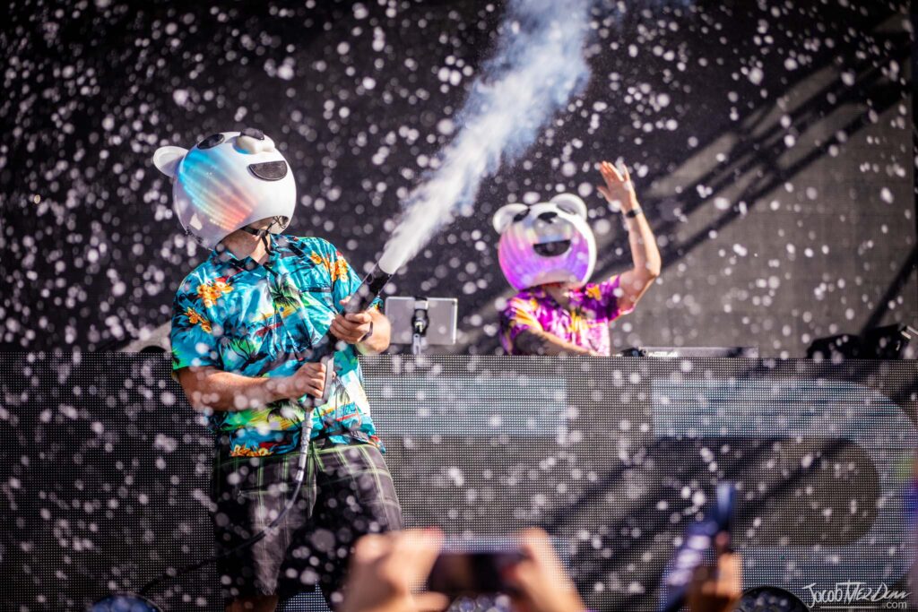 Spotlight: Electric Polar Bears Release New Single ‘SNOW’ + Music Video