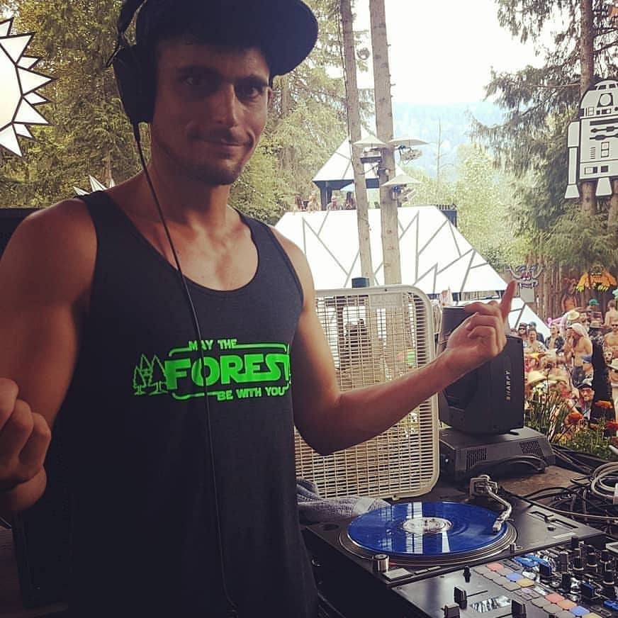 Premiere: Get The Party Started With Funk The World 52