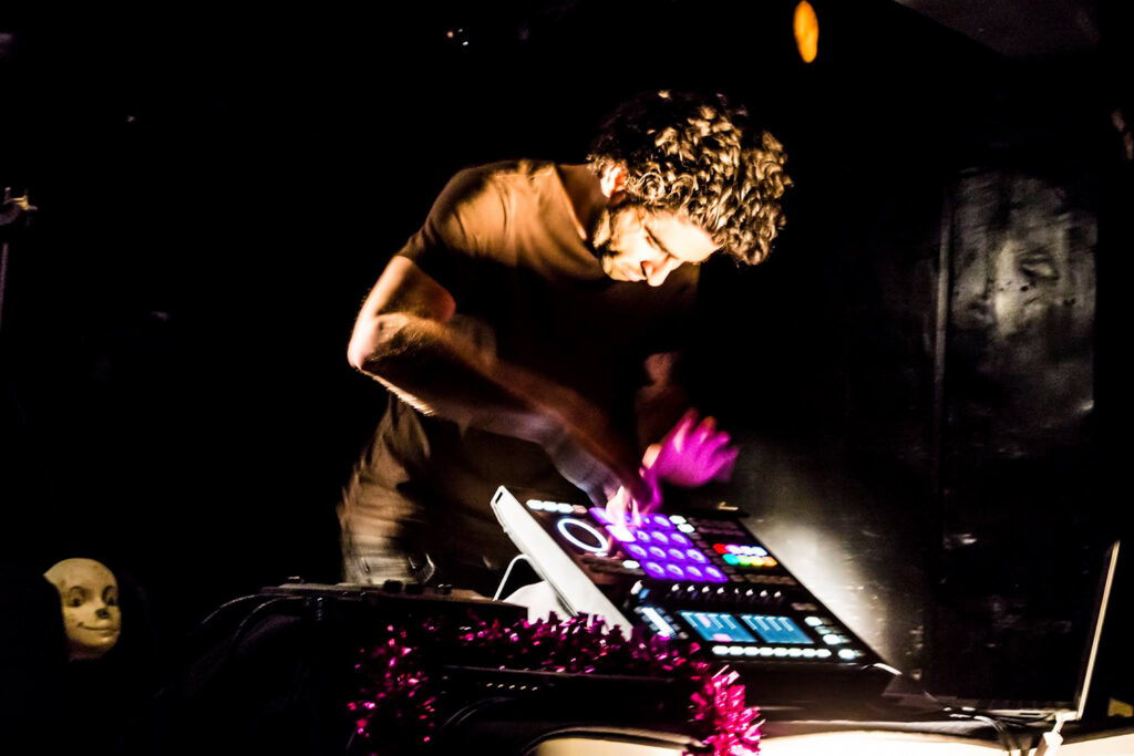 Premiere: Gidon Schocken – Show Me The Way (feat. Filippo Fabbri, Tahel & Ori Lichtik)