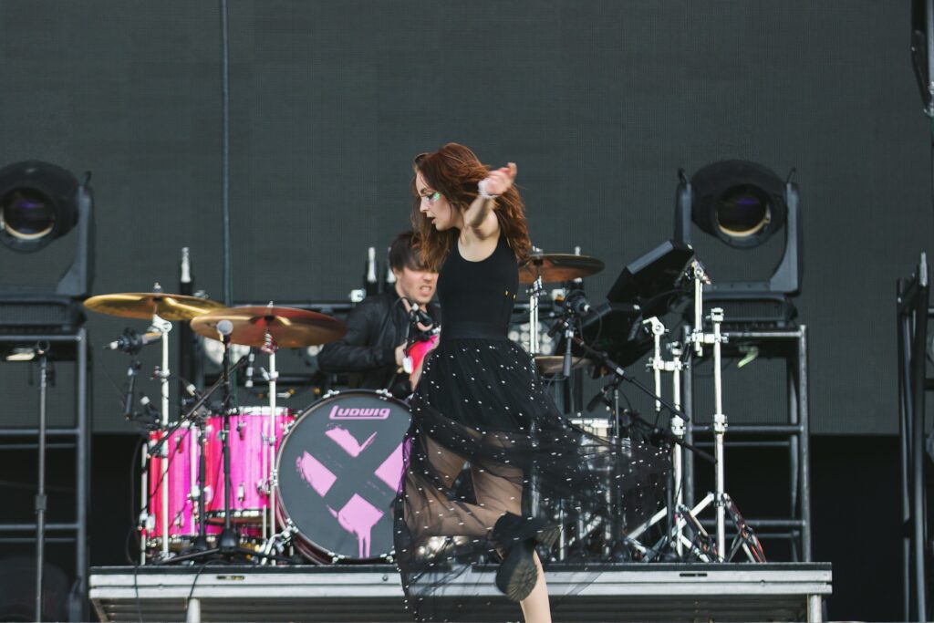 Chris Brown To CHVRCHES: “These Are the Type of People I Wish Walked In Front of a Speeding Bus Full Of Mental Patients”