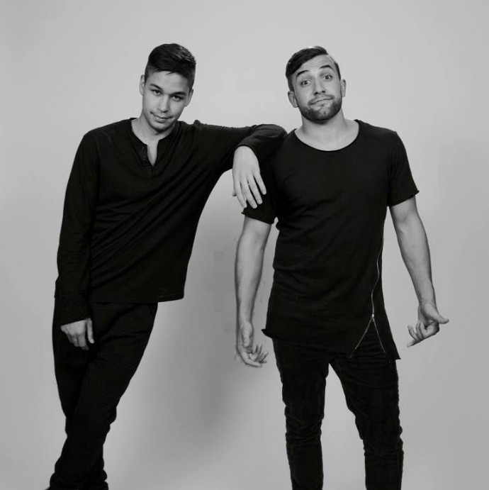 Stream: Win & Woo – Right In Front Of Me ft. Kaleena Zanders [In/Rotation]