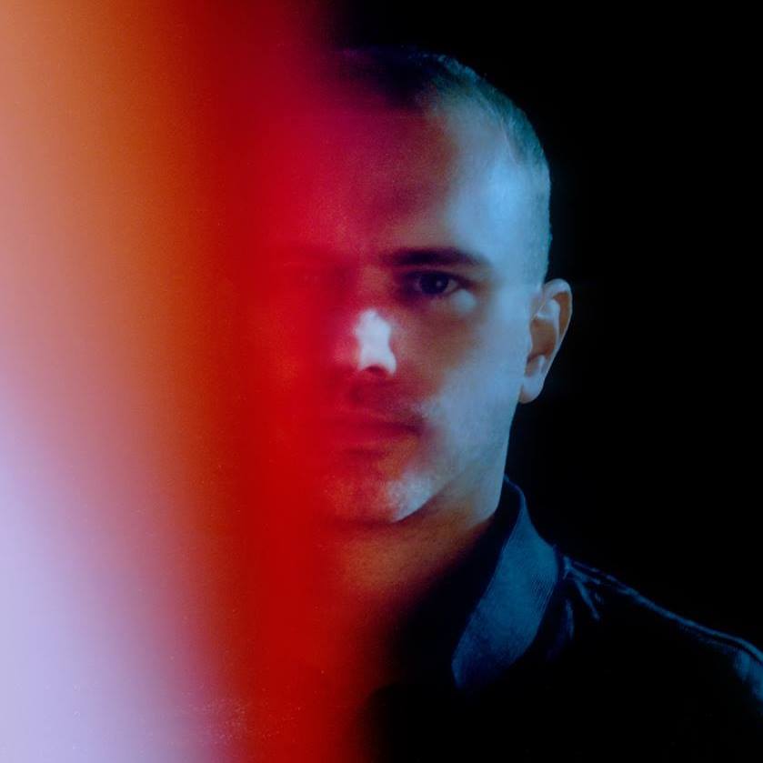 Lights Out Premiere: Hans Berg – Cascade [UFO Station Recordings]