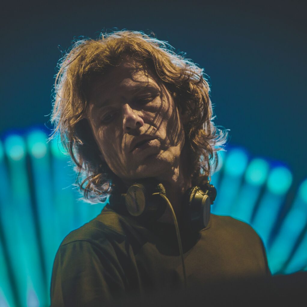 Premiere: Hernán Cattáneo Unveils Khen’s Soothing “April Storm” Off Of New ‘Sunsetstrip’ Balance Compilation