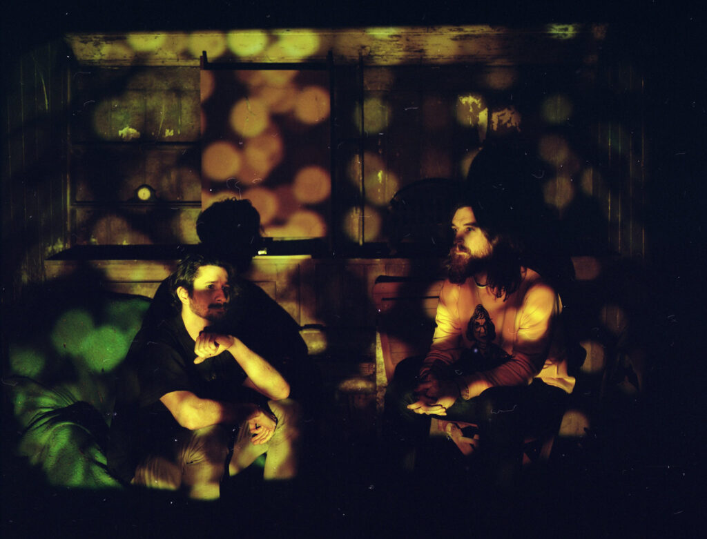 Hanging Valleys Release Lush & Peaceful New EP ‘Behind The Backs Of Houses’