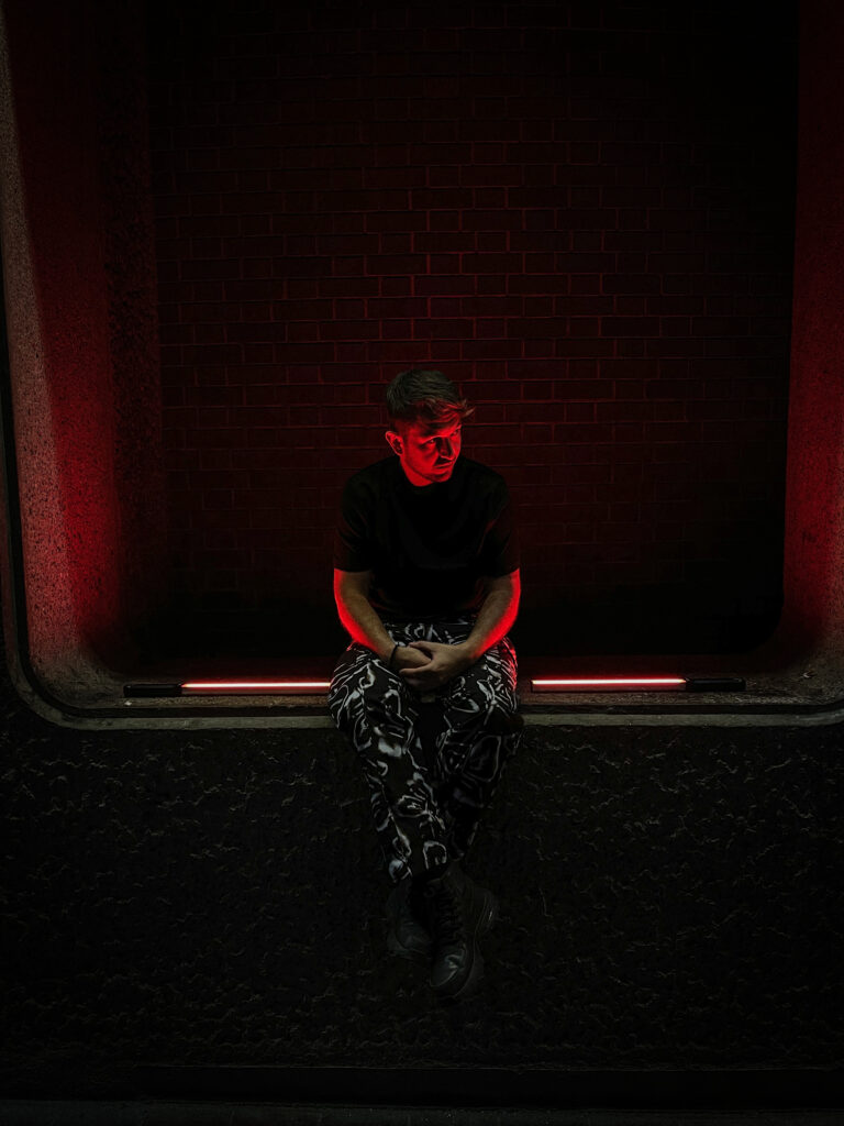 How Producers Can Create Unique Artwork Fast Using AI: Fell Reis’ Step-By-Step Guide