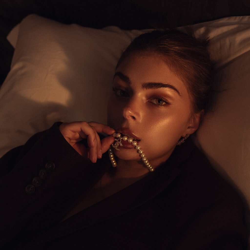 Izabel shares soulful new single from new EP “Trust”