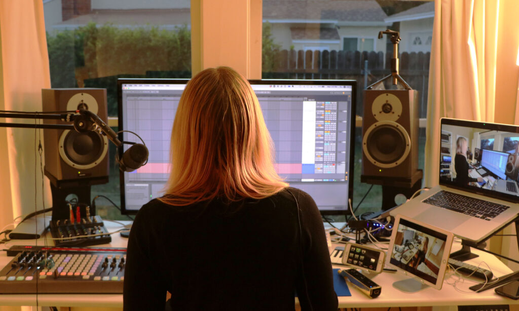 Music Publishing Simulator Shows Financial Struggle For Songwriters In Streaming Era