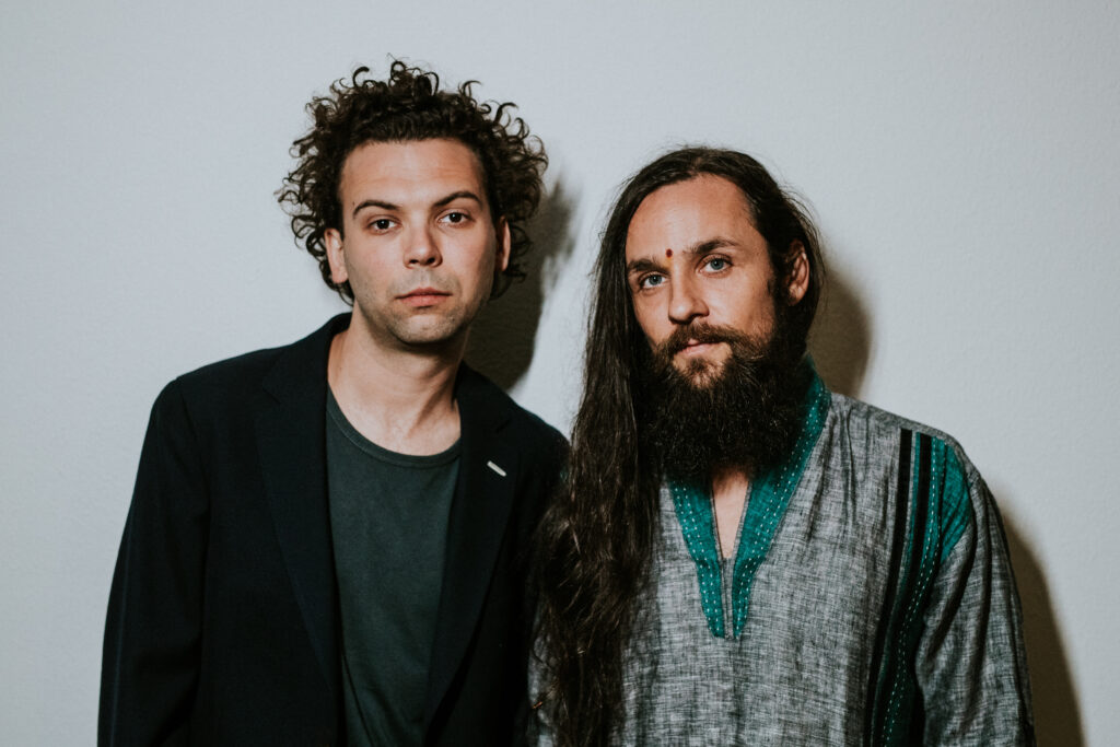Premiere: Austin Duo Light Wheel Unveil Soaring, Shimmering New Single “Answers”