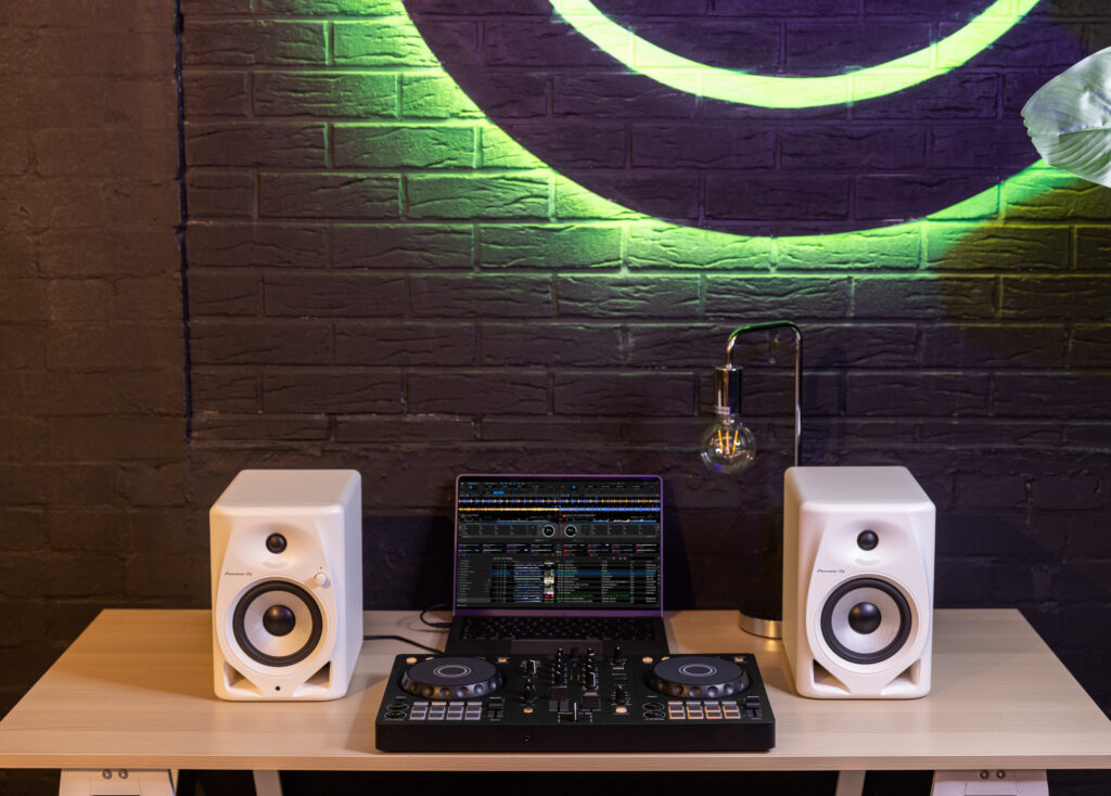 Pioneer DJ Breaks Into The Beginner Market With The Announcement Of The DDJ-FLX4 2-Channel DJ Controller