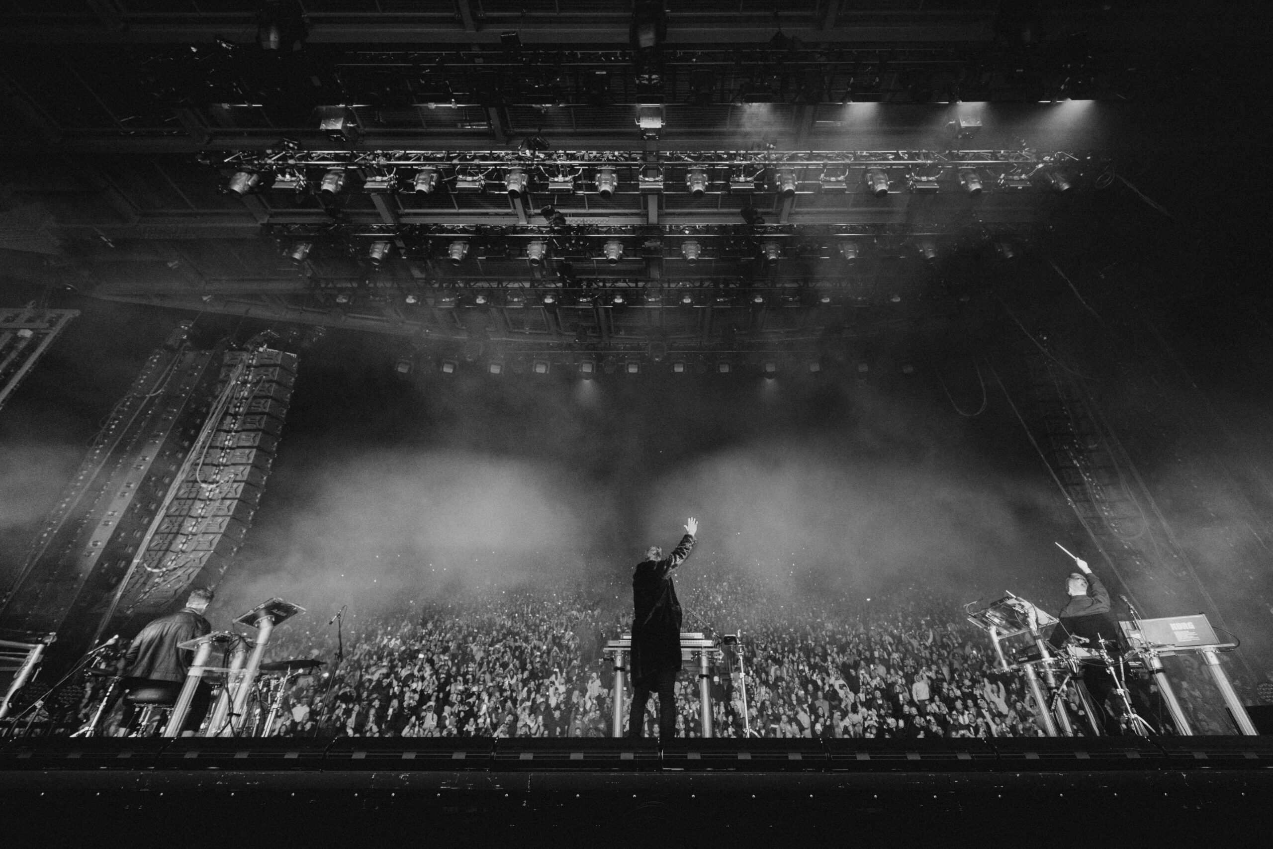RÜFÜS DU SOL Delivers Glorious Performance at Red Rocks Amphitheatre