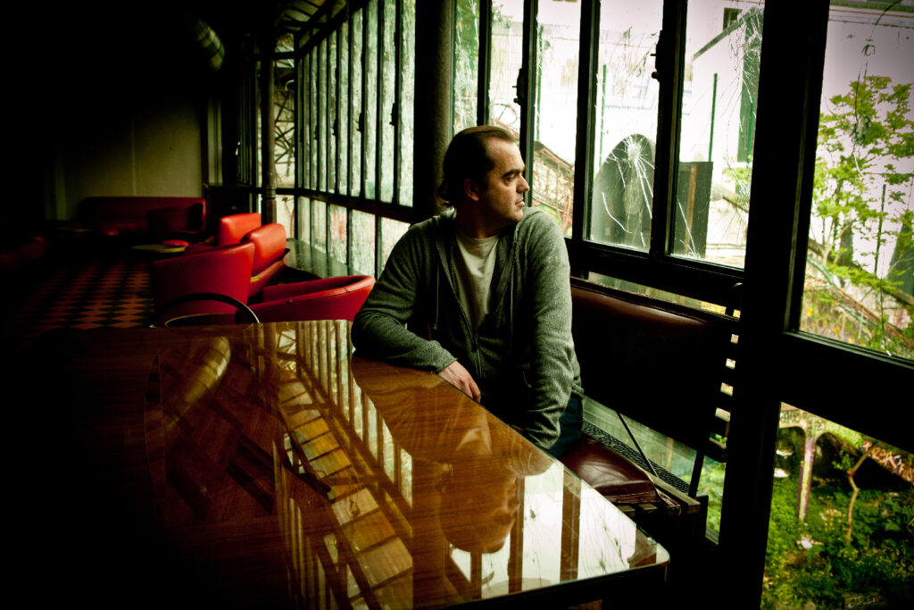 St. Germain Releases 20-Year Anniversary Remix Album For Seminal LP ‘Tourist’