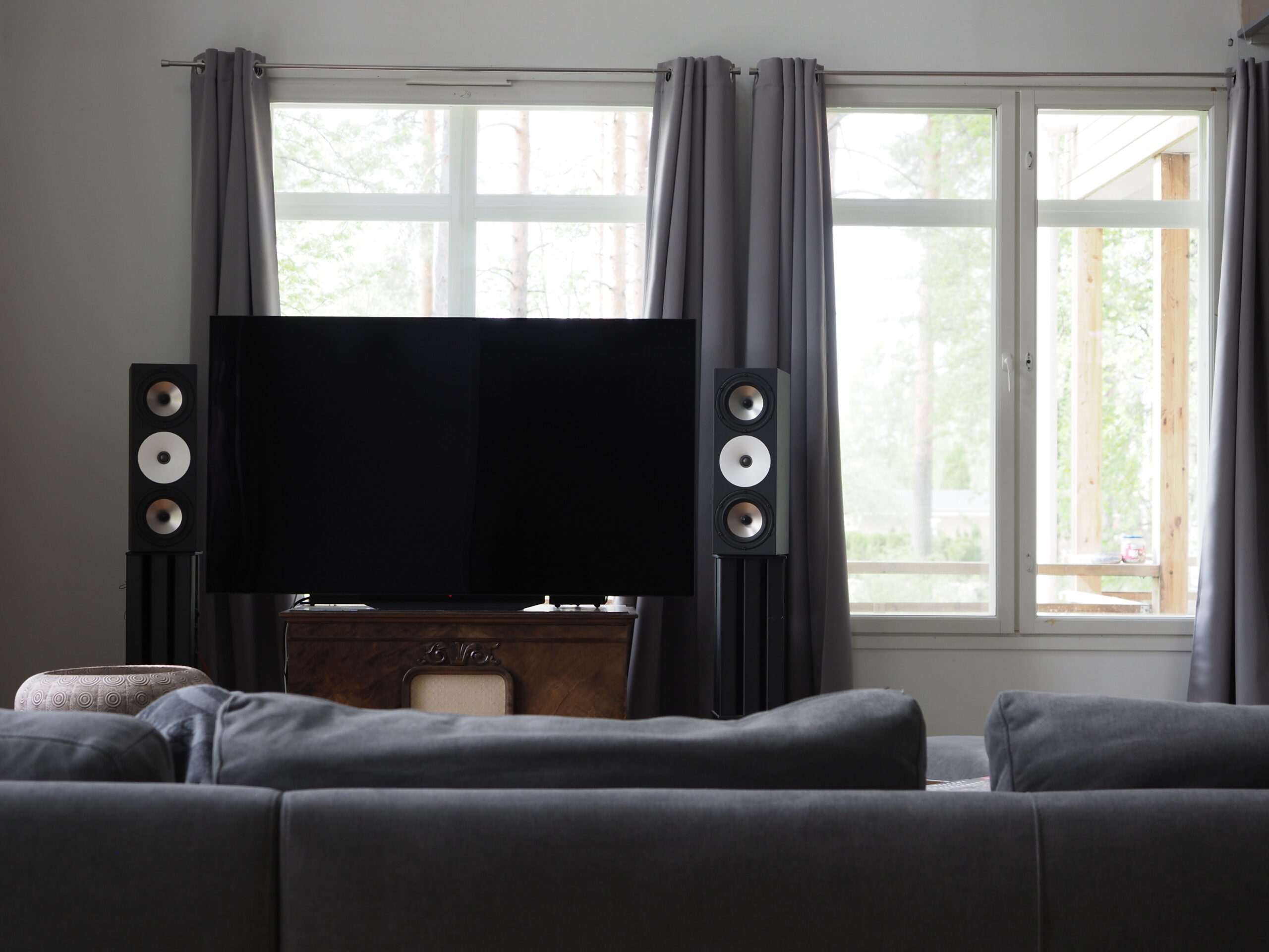 Audiophile Vs. Studio Monitors: Amphion Breaks Down The Biggest Differences In The Two Types Of Speakers