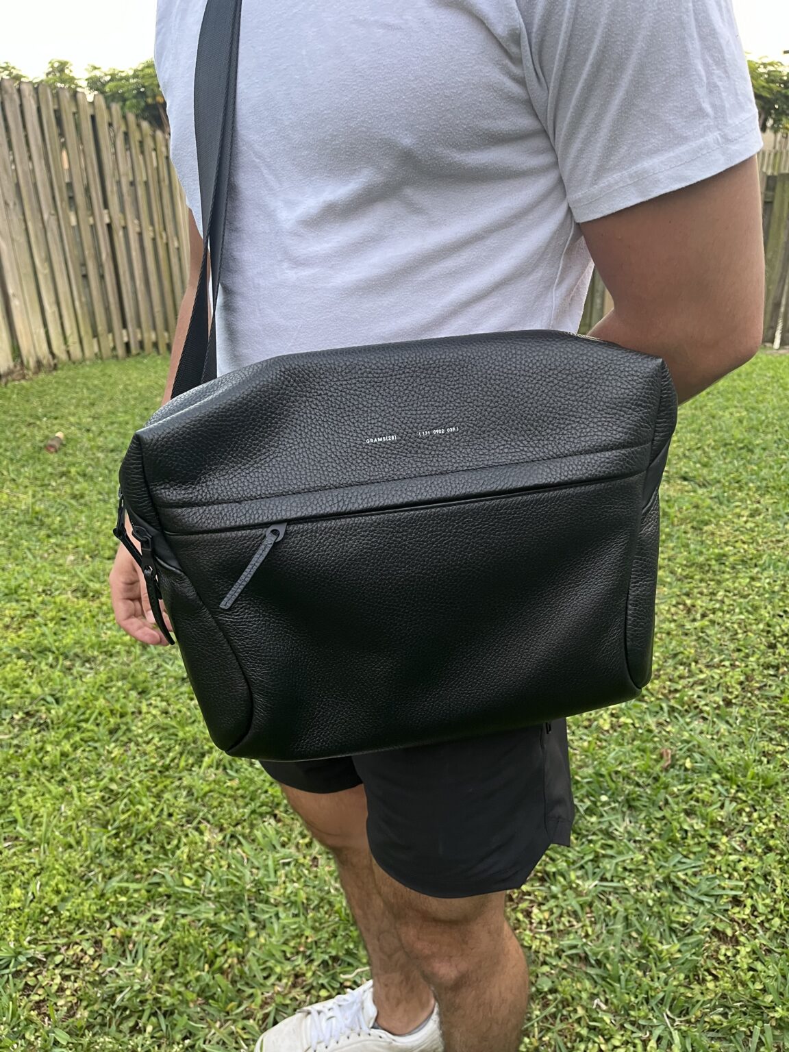 [REVIEW] THE LAPTOP SLING FROM GRAMS28 - Magnetic Magazine