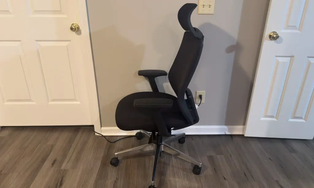 This image has an empty alt attribute; its file name is Uplift-Chair-4-1024x614.jpg