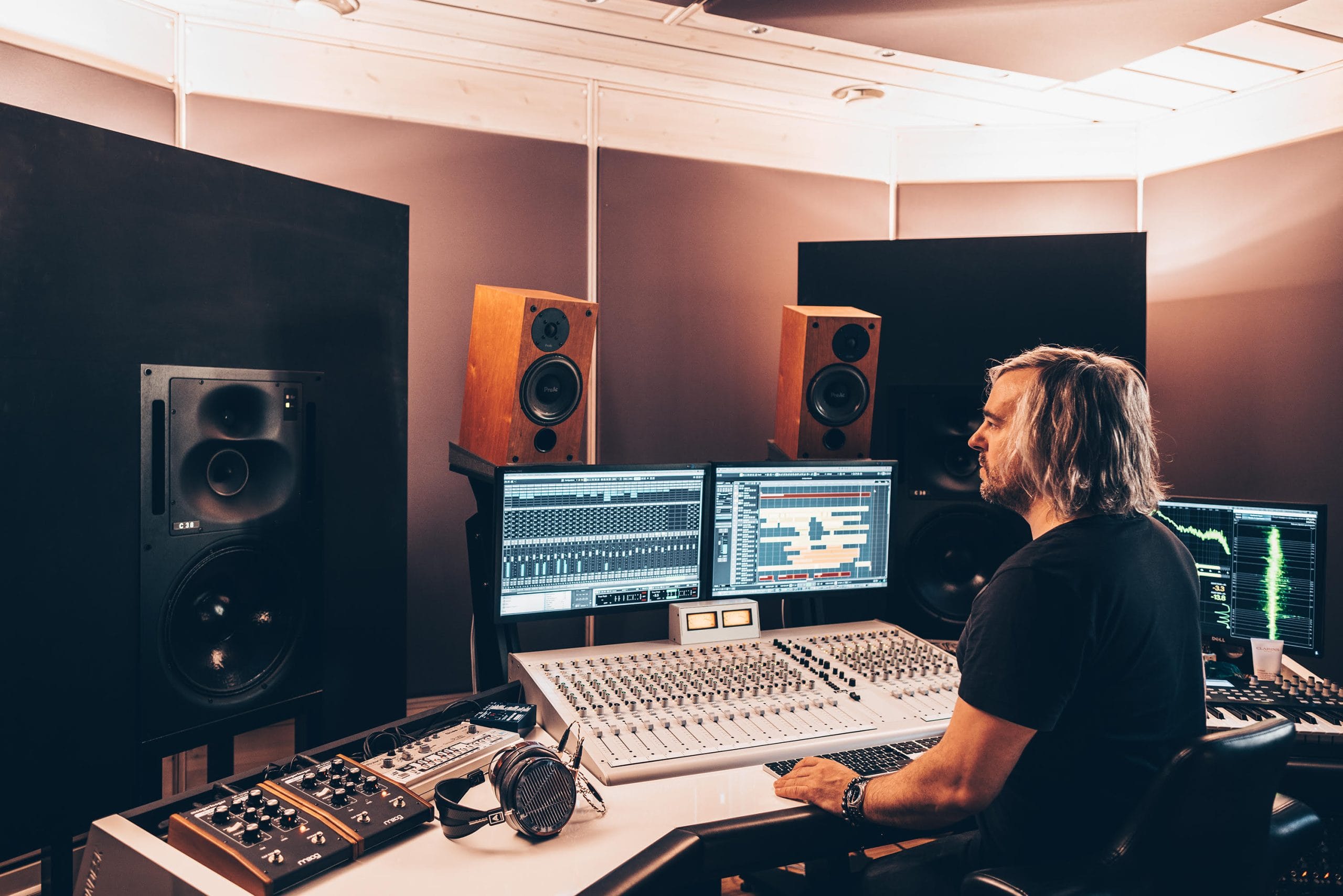 Hannes Bieger On Studio Design, Creative Flow, And Lighting That Doesn’t Suck