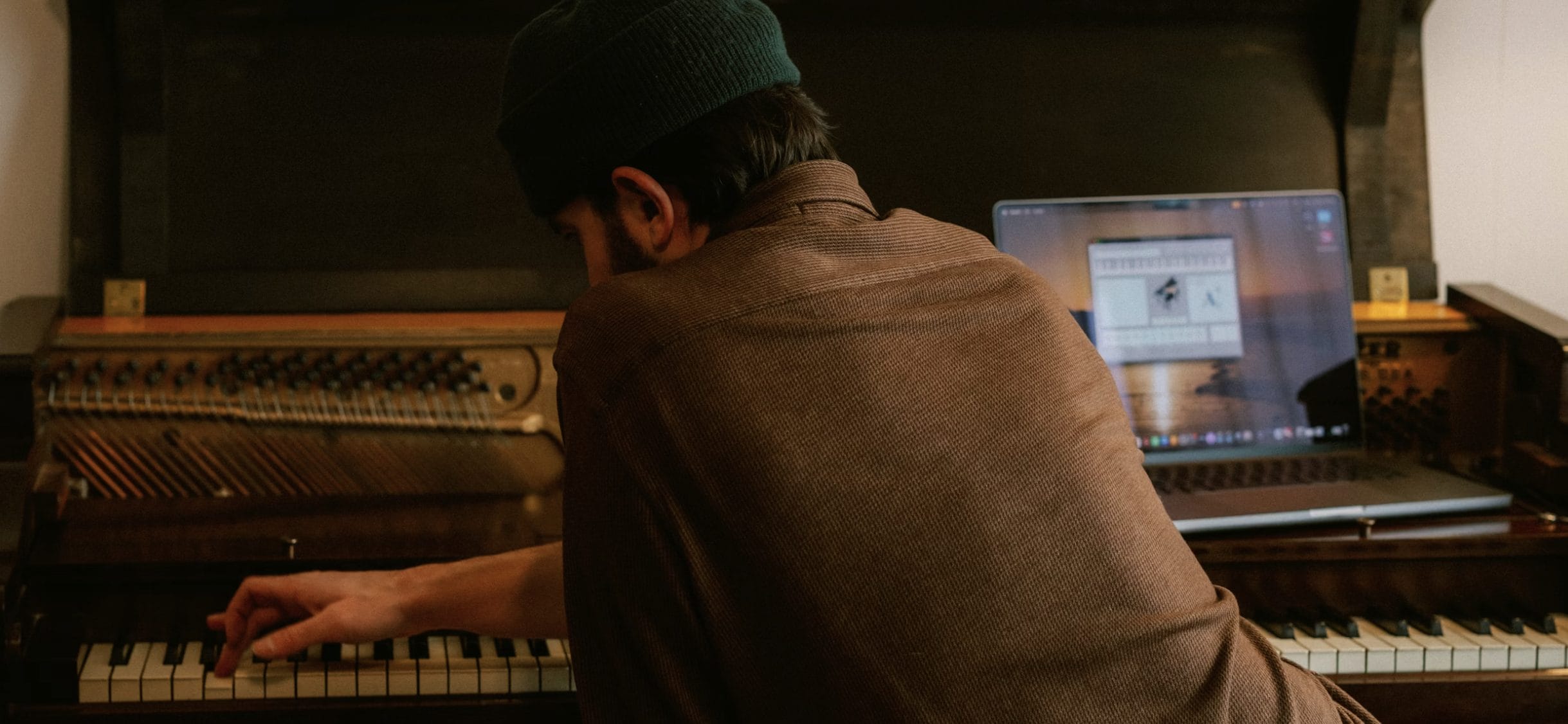 Everything you need to get started teaching production lessons online to students 