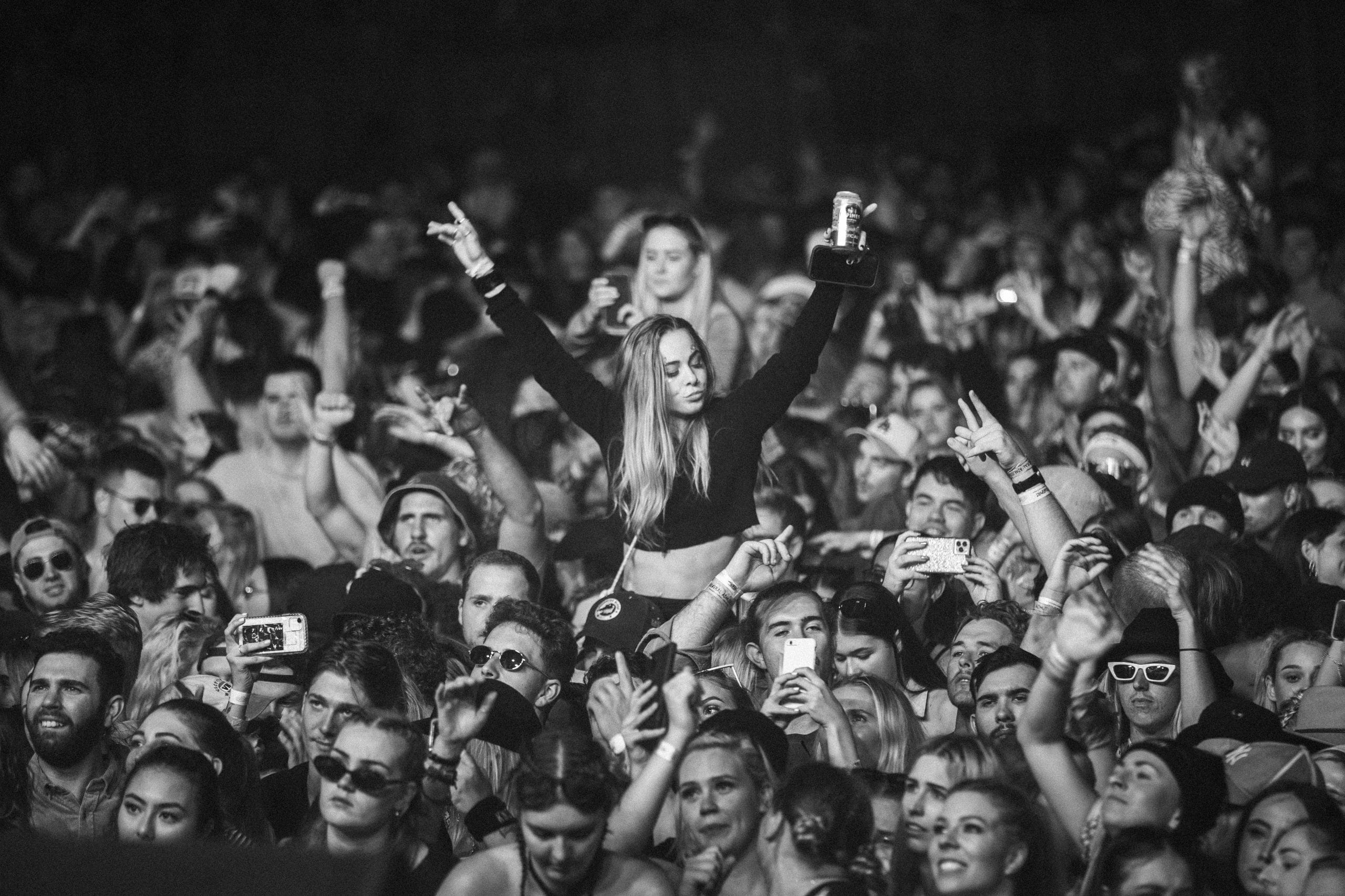 How To Avoid Wrinkles And Outfit Stress At Festivals