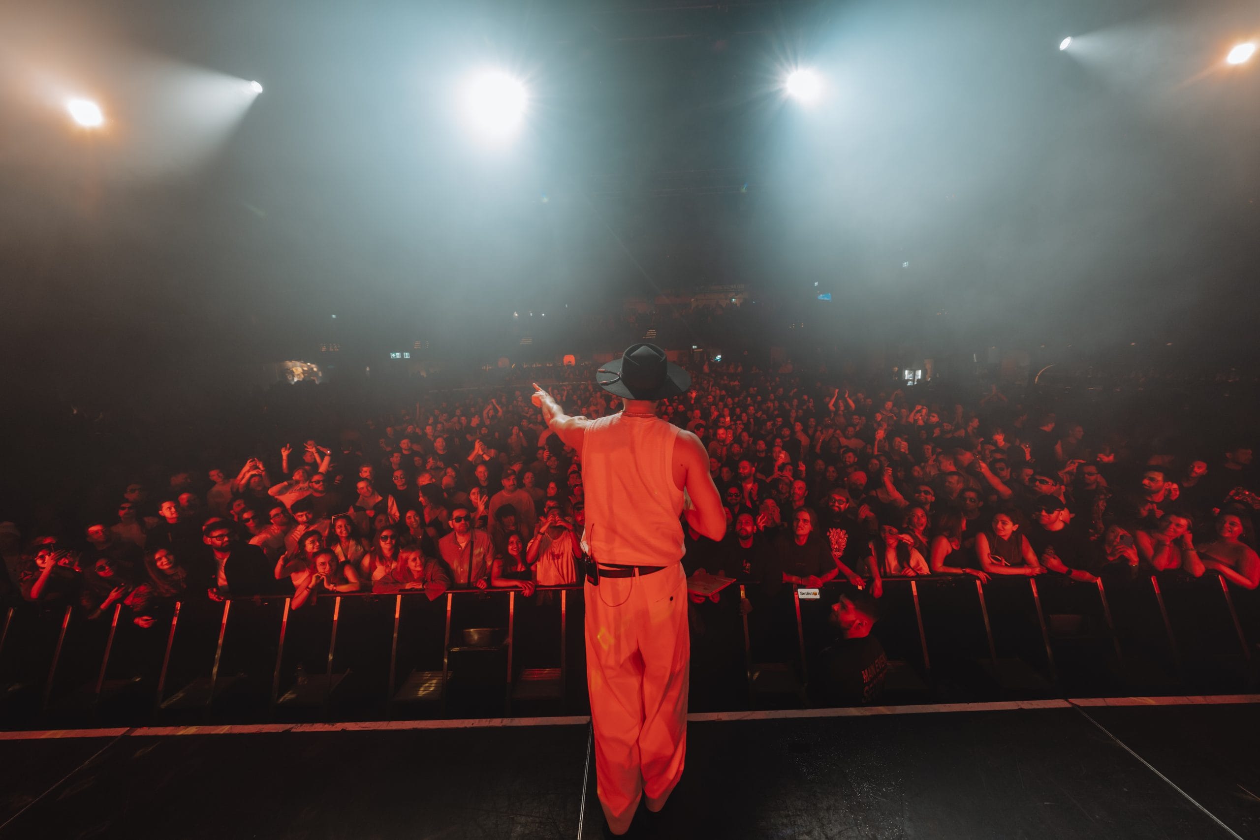 Monolink Transforms The Showbox Into Something Sacred