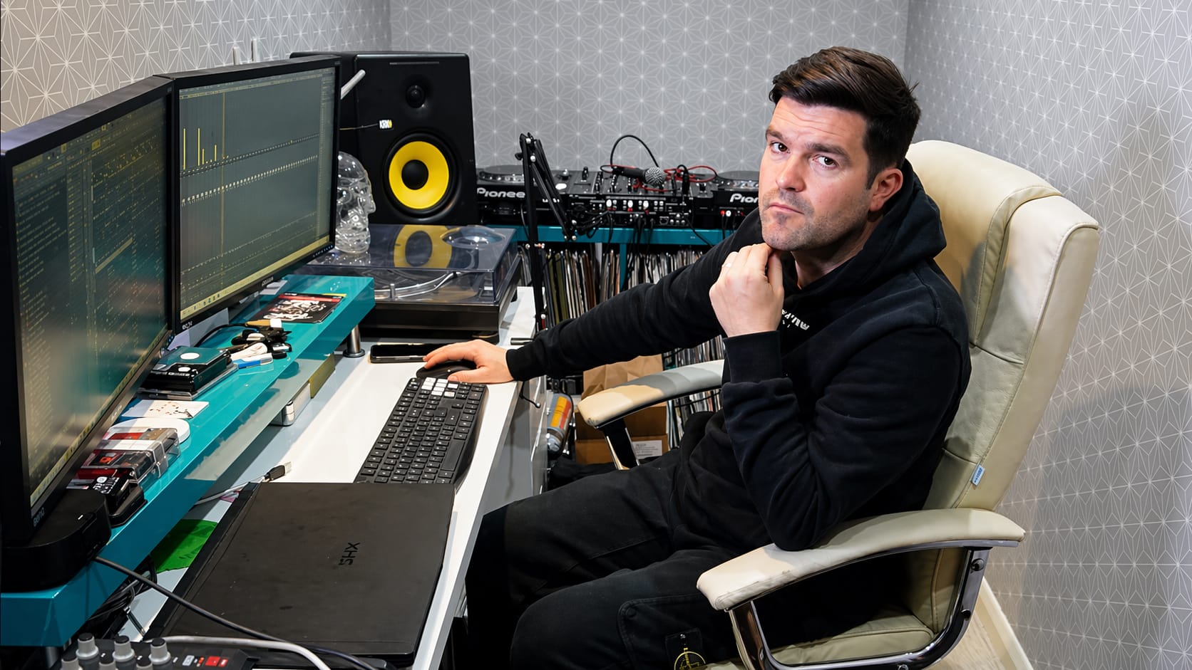 Plastician Explains His Monitor Setup With KRK Kreate 8