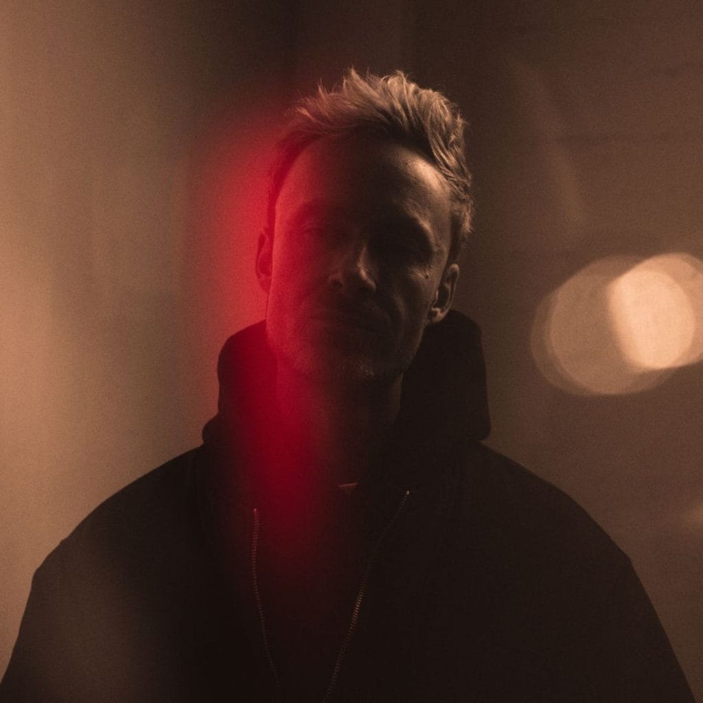 Foam & Sand returns with emotive, powerful and soothing new release ahead of a new album