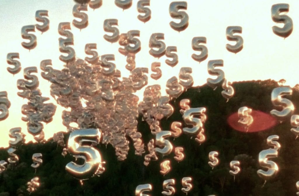 Sam Divine、Four Cova Santaでの4度のイビザ出演で555を披露