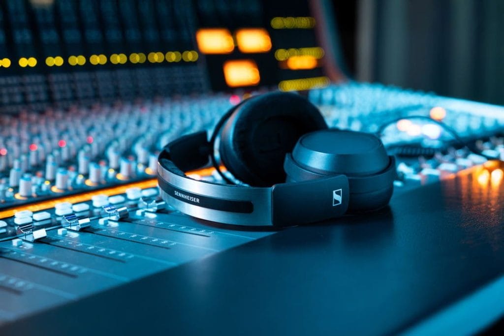 Sennheiser’s HD 480 PRO Targets the Closed-Back Problem Head-On