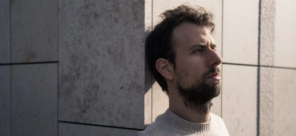Mental Frank Lets A Little Air Into Corrupted Beauty On “Knell & Knot”