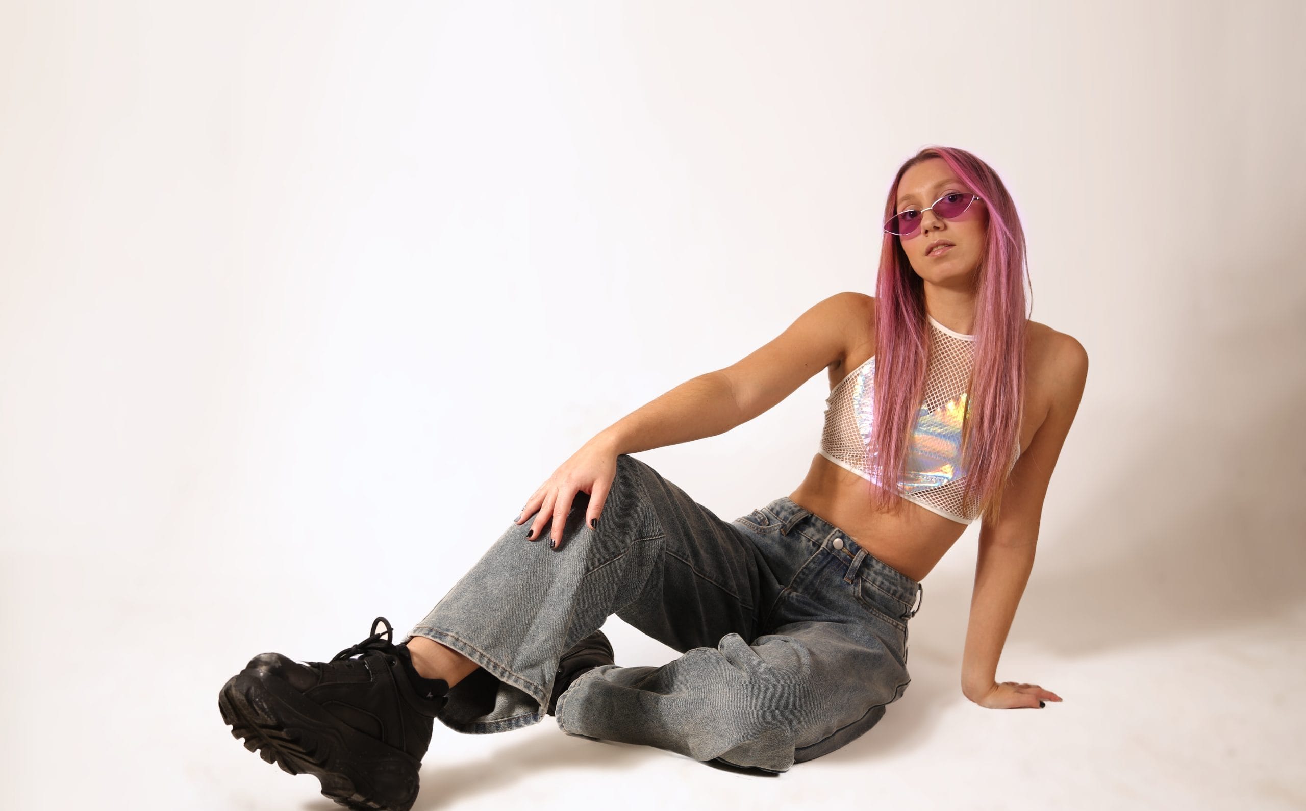 Shaping Her Own Universe: An Exclusive Interview with DJ and Producer DJ ROXIE