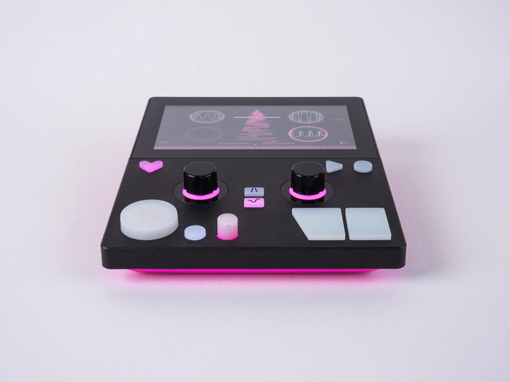 Love Synthesizers Brings FIRST LOVE To Synth Symposium Through Roberta Dimana