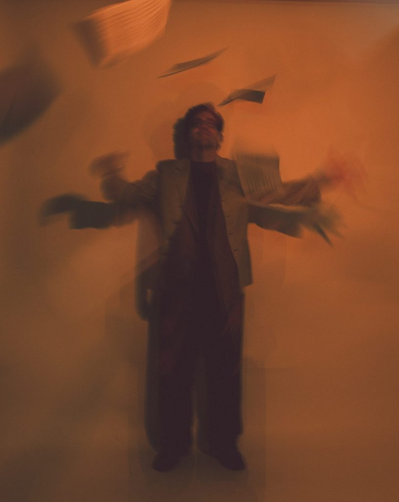 Interview: Lucas F. Jordan talks us through his approach to neo-classical experimentation on “À Procura”