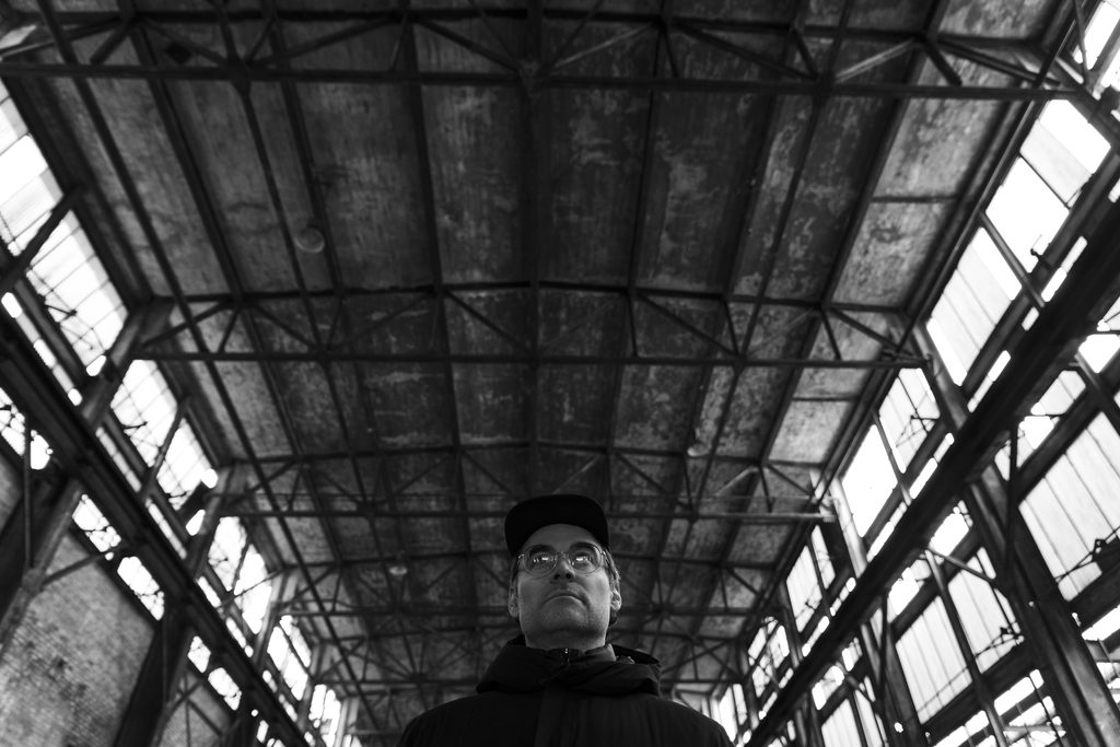 SUAHN Builds a Distorted Album From Fear