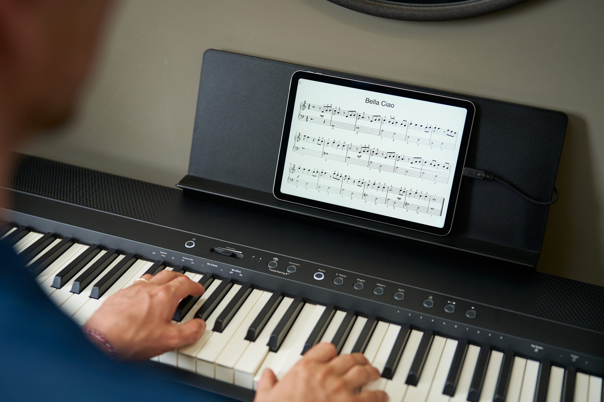 Roland Pairs FP-40 Digital Piano With Skoove-Powered App