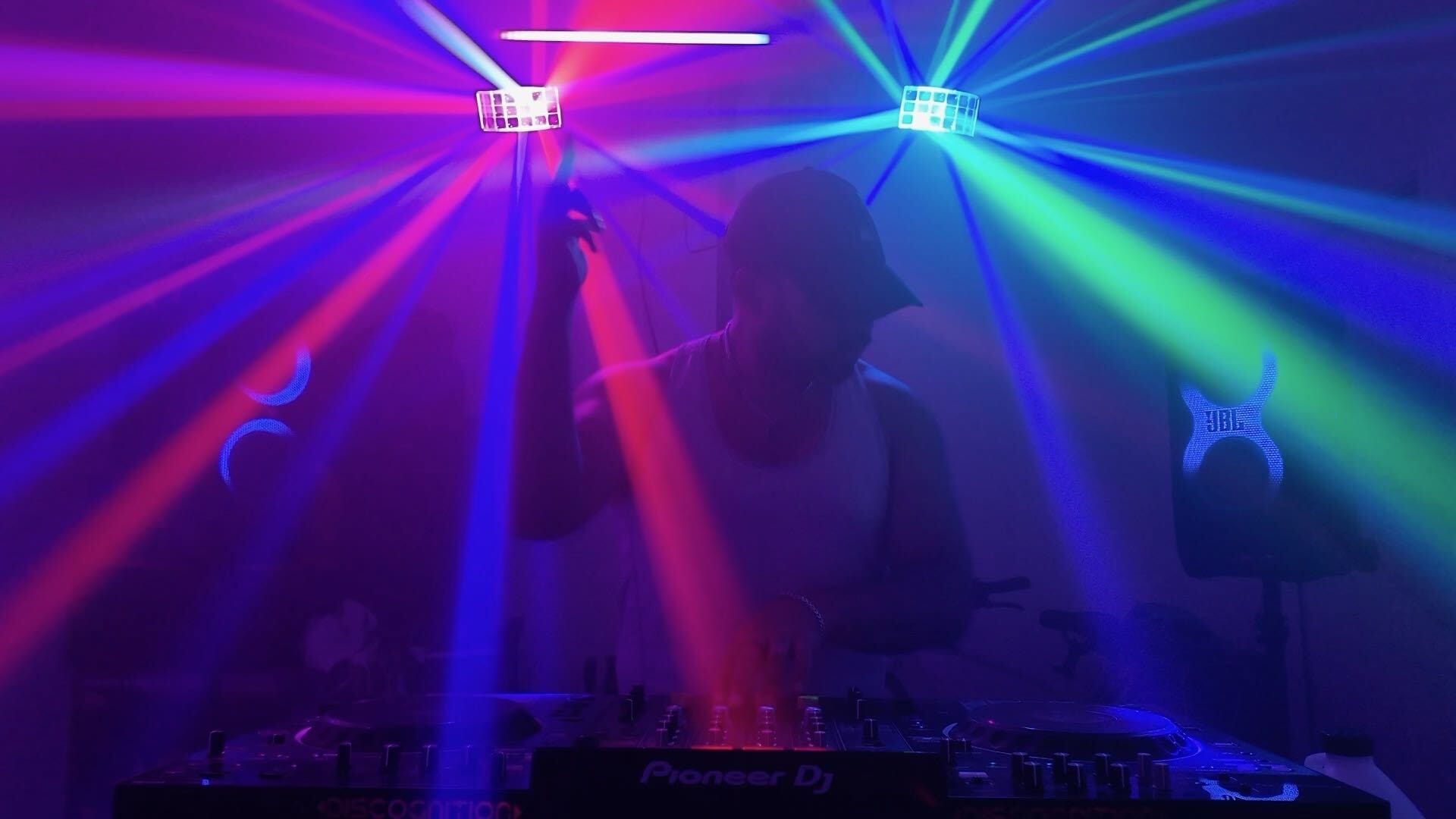 Chauvet DJ GigBar 3 ILS Gives Small Rooms More Life Through Light